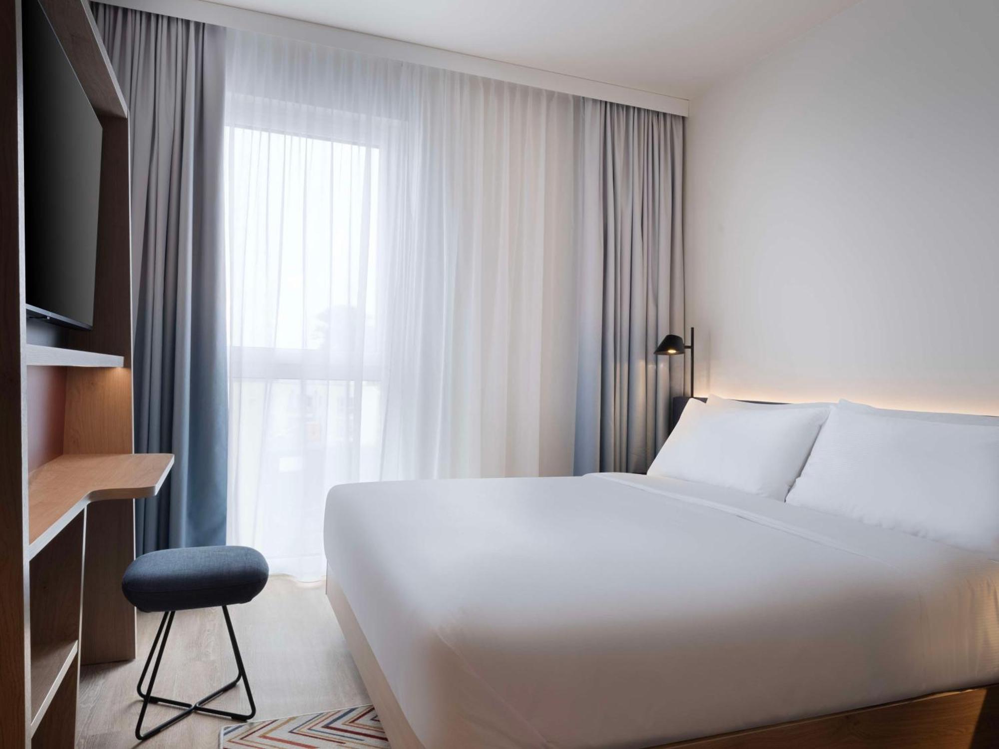 Hampton By Hilton Celle Hotel Exterior photo